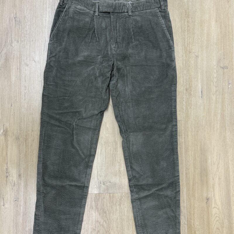 PANTALÓN DE CORTE CHINO DE PANA LIGHT GREEN