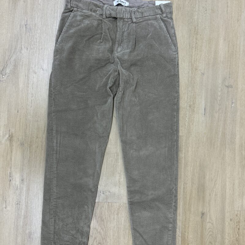 PANTALÓN DE CORTE CHINO DE PANA BEIGE