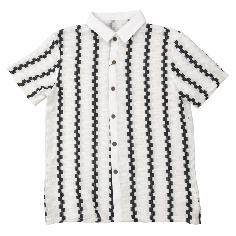 CAMISA MANGA CORTA CON TEXTURA BLOQUES GEOMETRICOS BLANCO Y NEGRO REGULAR FIT