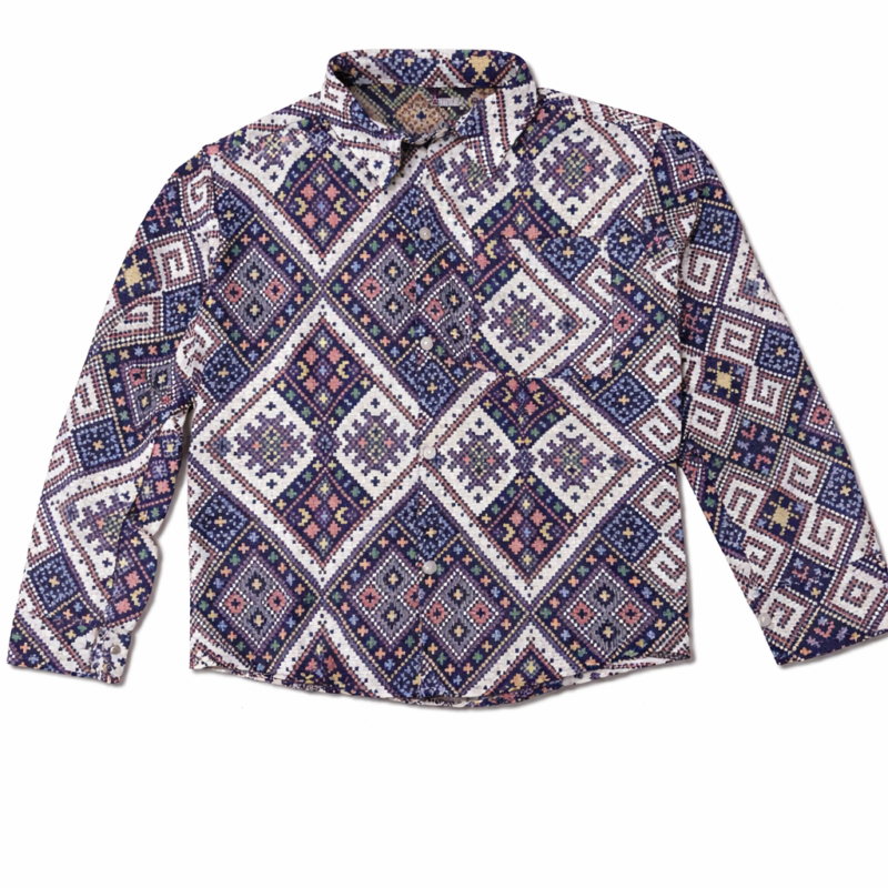 SOBRE CAMISA DESESTRUCTURADA CON ESTAMPADO GEOMETRICO EN TONOS MORADOS REGULAR FIT