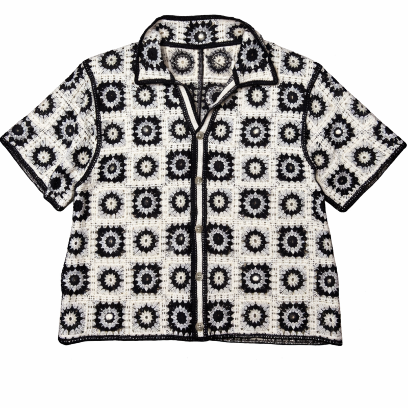 CAMISA MANGA CORTA DE CROCHET EN CRUDO Y NEGRO OVERSIZE FIT