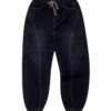 JOGGER CINCO BOLSILLO CON CORDÓN EN LA CINTURA NEGRO CON DETALLES EN LA PERNERA REGULAR FIT