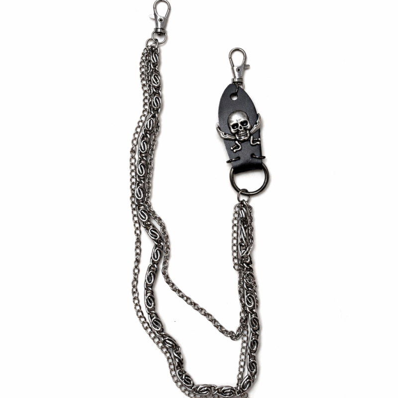 CADENA PARA PANTALÓN DE TRES CON CALAVERA PIRATA EN PIEL NEGRA