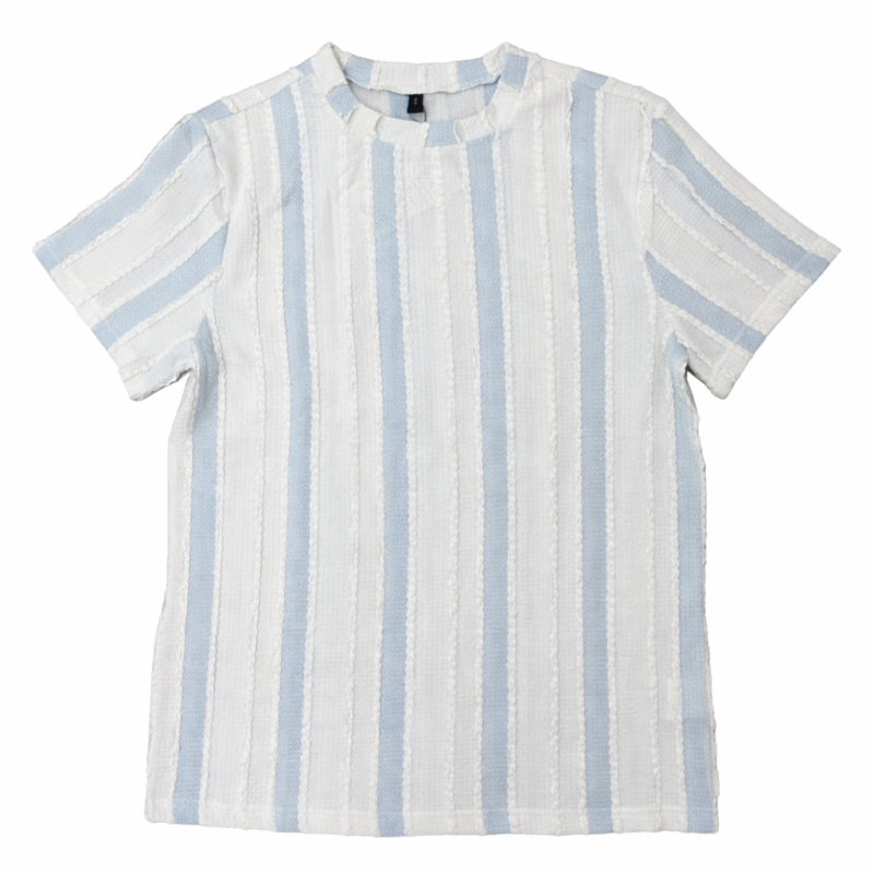 CAMISETA CON TEXTURA DE RAYAS VERTICALES CELESTE