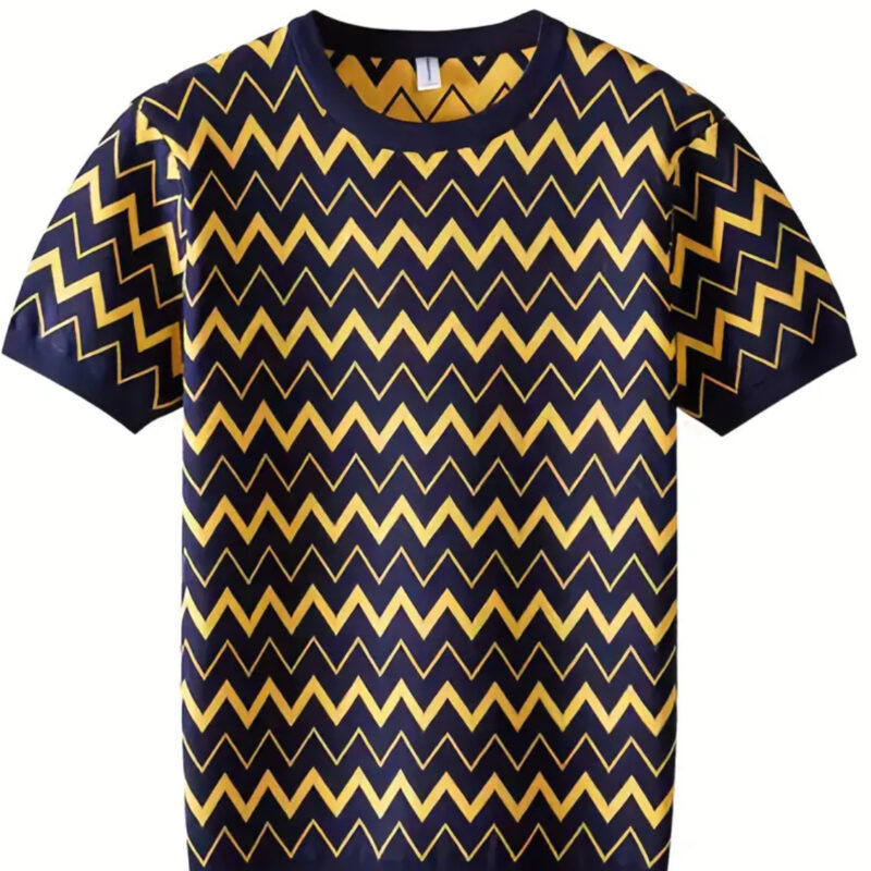 CAMISETA MANGA CORTA GEOMETRICA AZUL MARINO EN CONTRASTE AMARILLO