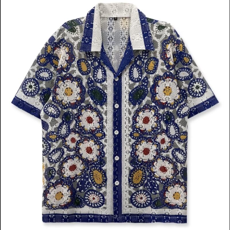 CAMISA MANGA CORTA BLANCA CON ESTAMPADO DE FLORES AZULES Y AMARILLO