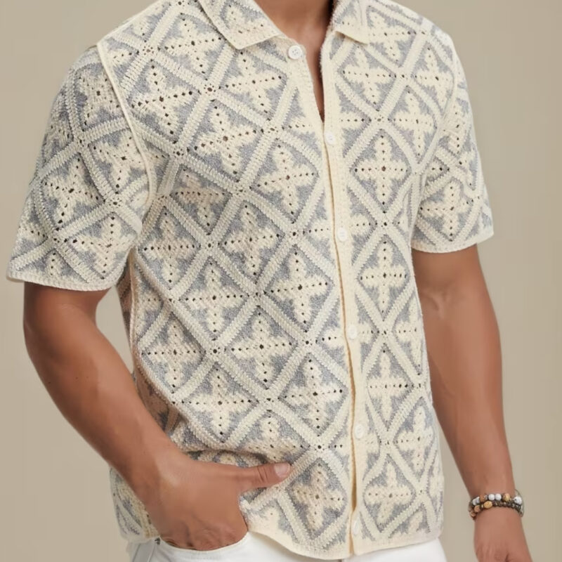 CAMISA MANGA CORTA BEIGE DE CROCHET CON FORMAS CRUZ EN TONO GRIS PERLA